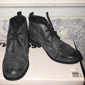 Ankle boots